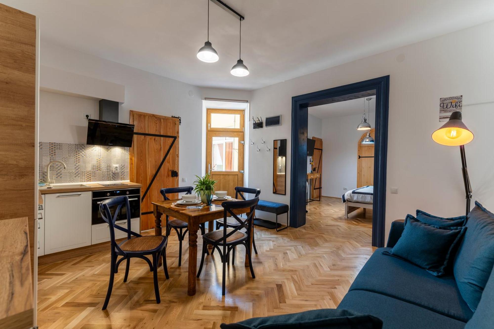 Luxurious Apartment In Old Town - Ultra Central Braşov Exterior foto